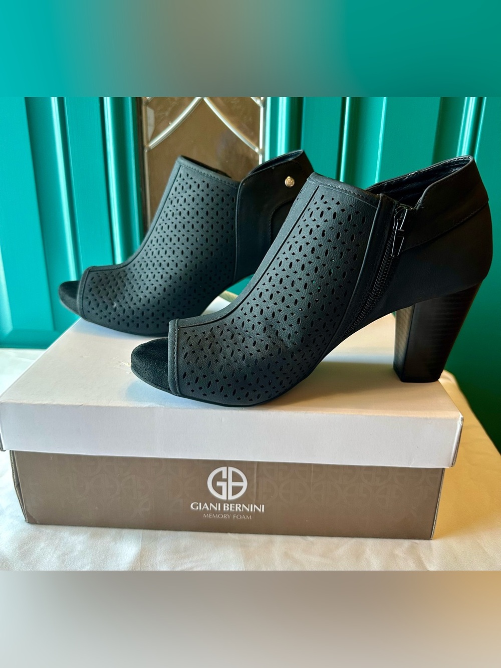 Giani Bernini Angye Women Shoe Memory Foam Perforated PeepToe Shooties 8